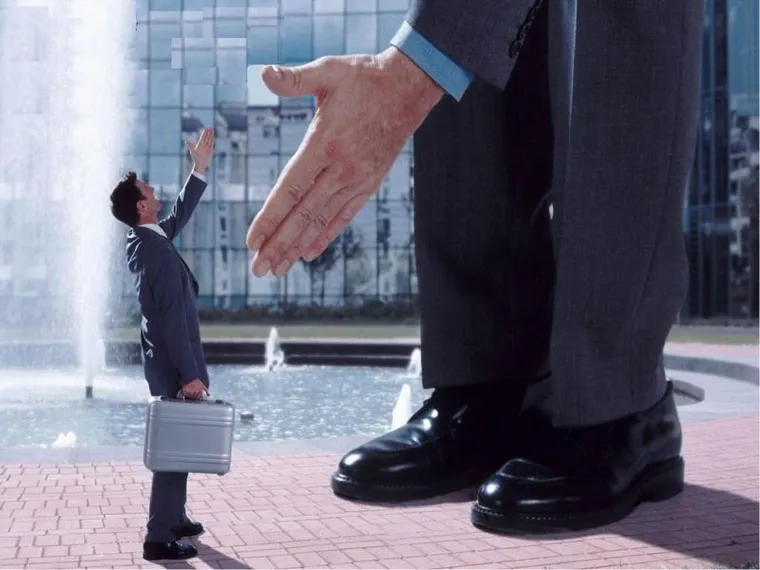 Капитал - Эксперт: Дефицит бюджета растет из-за господдержки банков