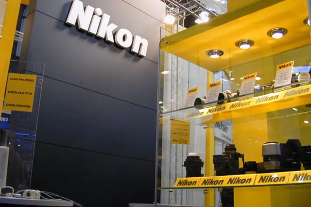 Компания Nikon терпит убытки