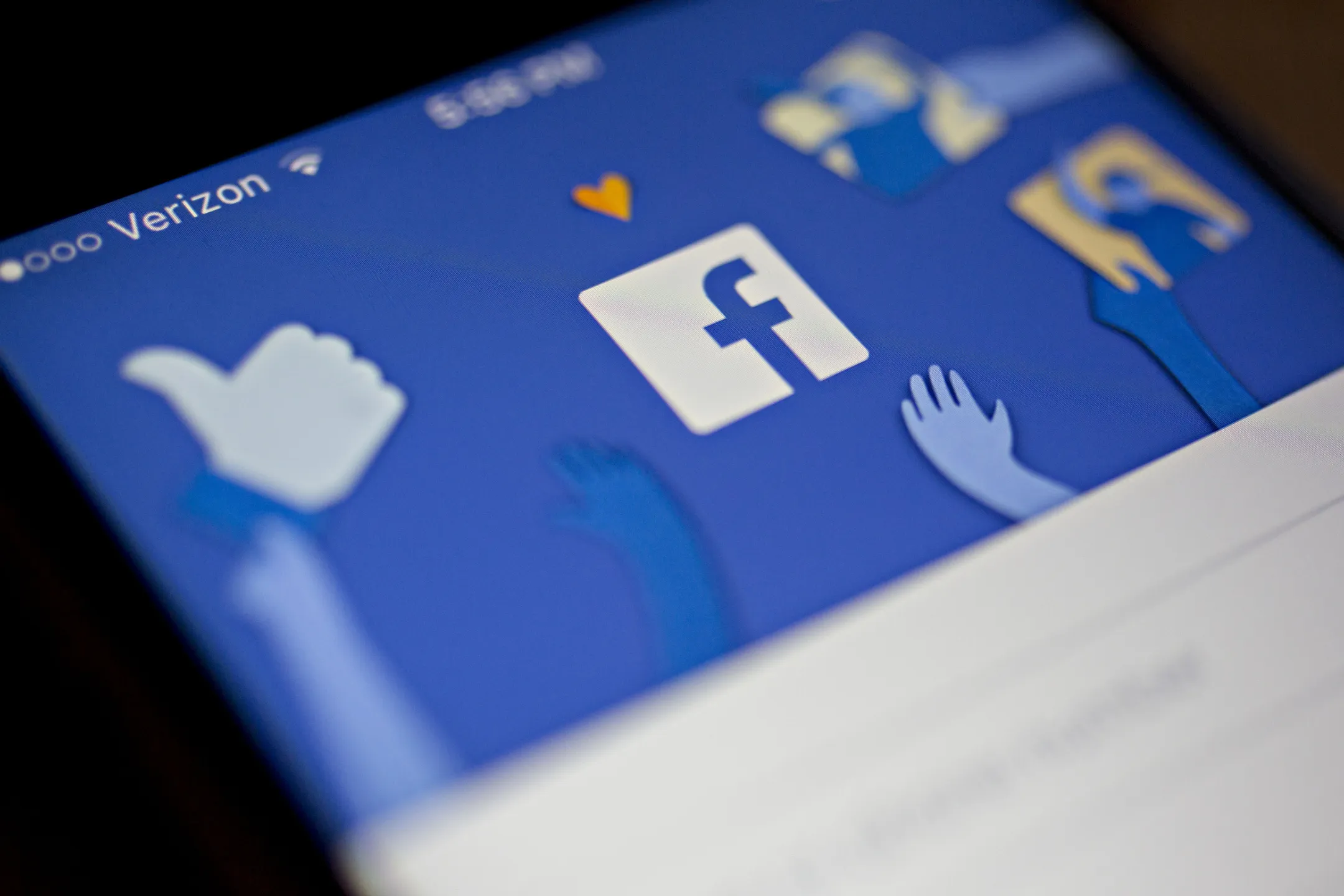 Facebook подала в суд на Blackberry - Image Kapital.kz