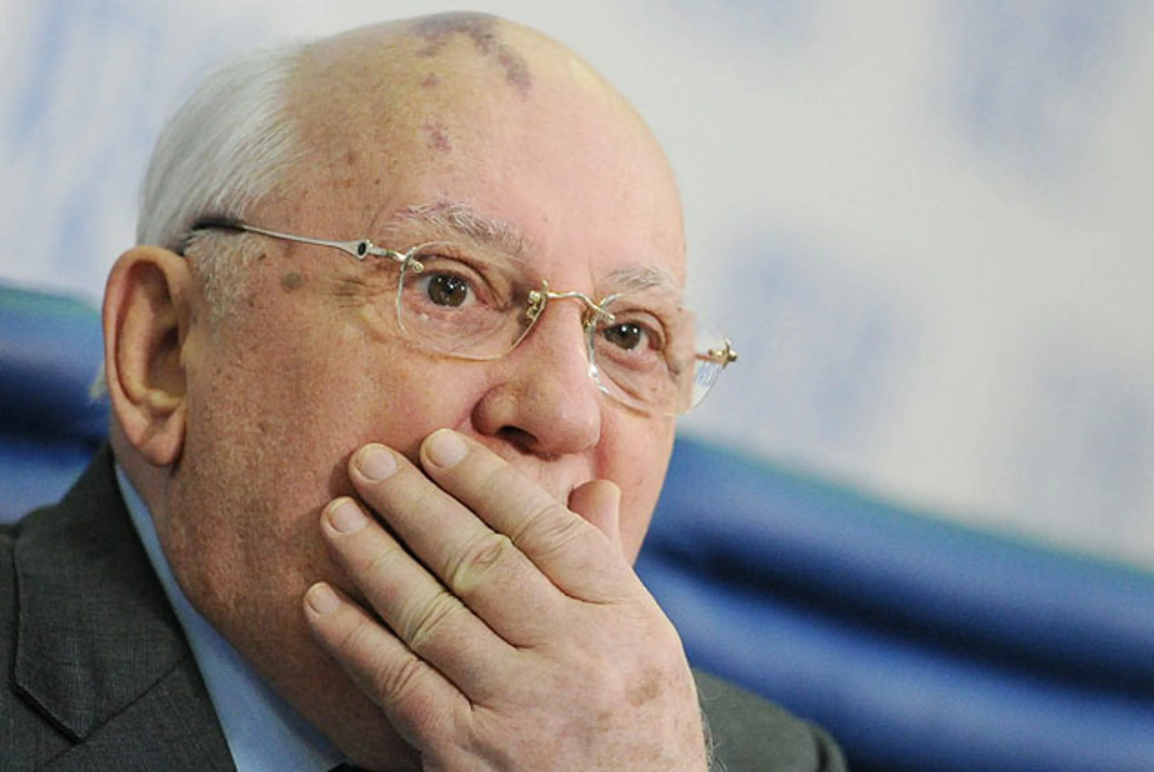 Капитал - Горбачев предупредил об угрозе войны в Европе