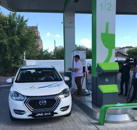 В Астане открылась первая промышленная станция для зарядки электромобилей