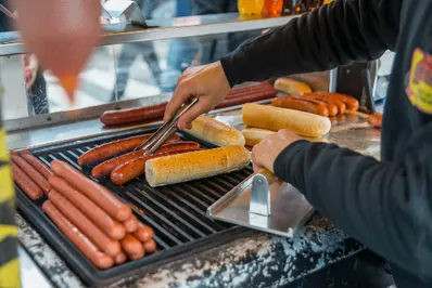 В Атырау запустили проект «100 торговых мест для уличной торговли»