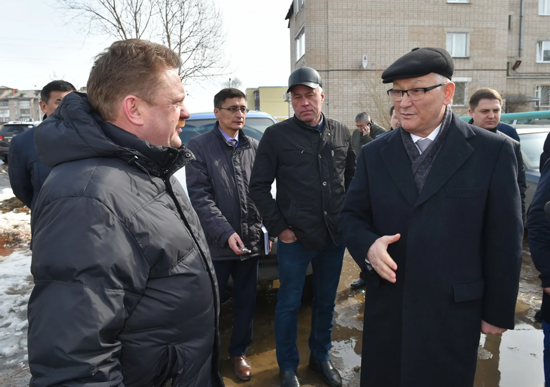 Капитал - Ерик Султанов проверил строительство жилья и детских садов