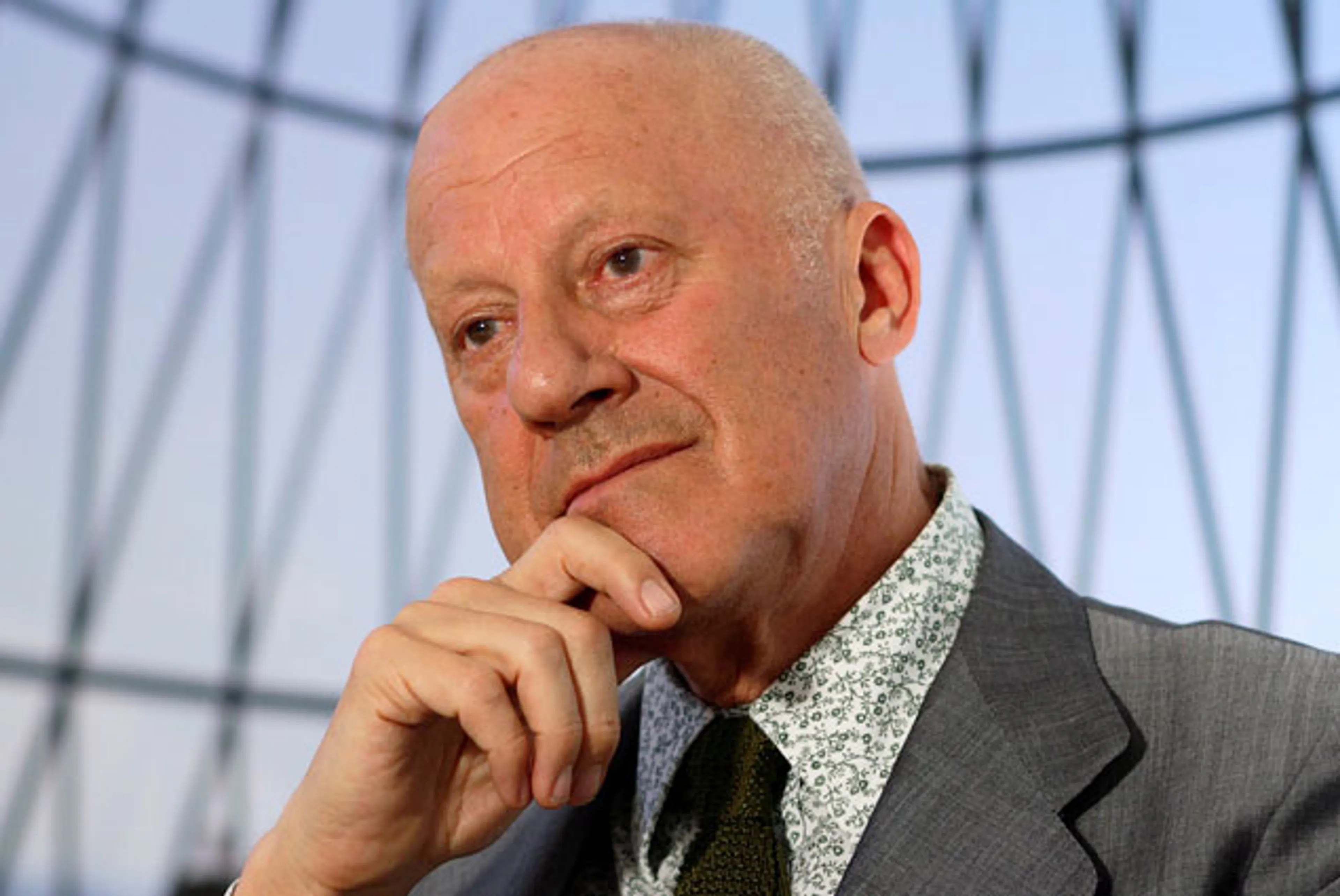 Капитал - Назарбаев присудил премию Норману Фостеру