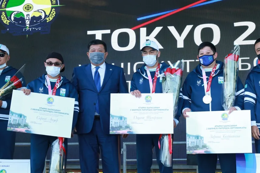 Капитал - В Атырау победителям Паралимпийских игр вручили ключи от квартир