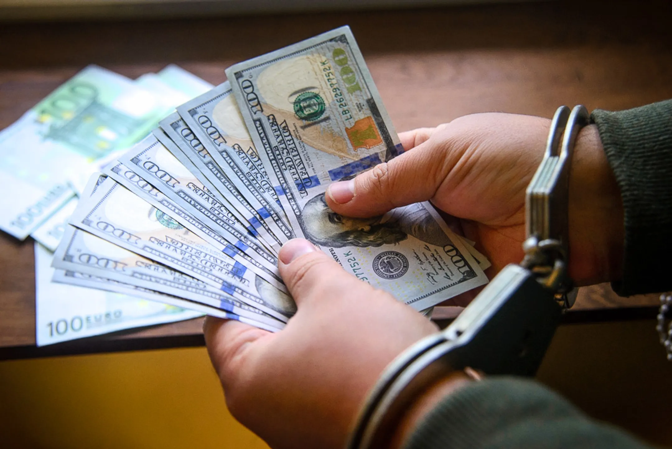 При получении взятки задержан помощник президента Беларуси - Image Kapital.kz
