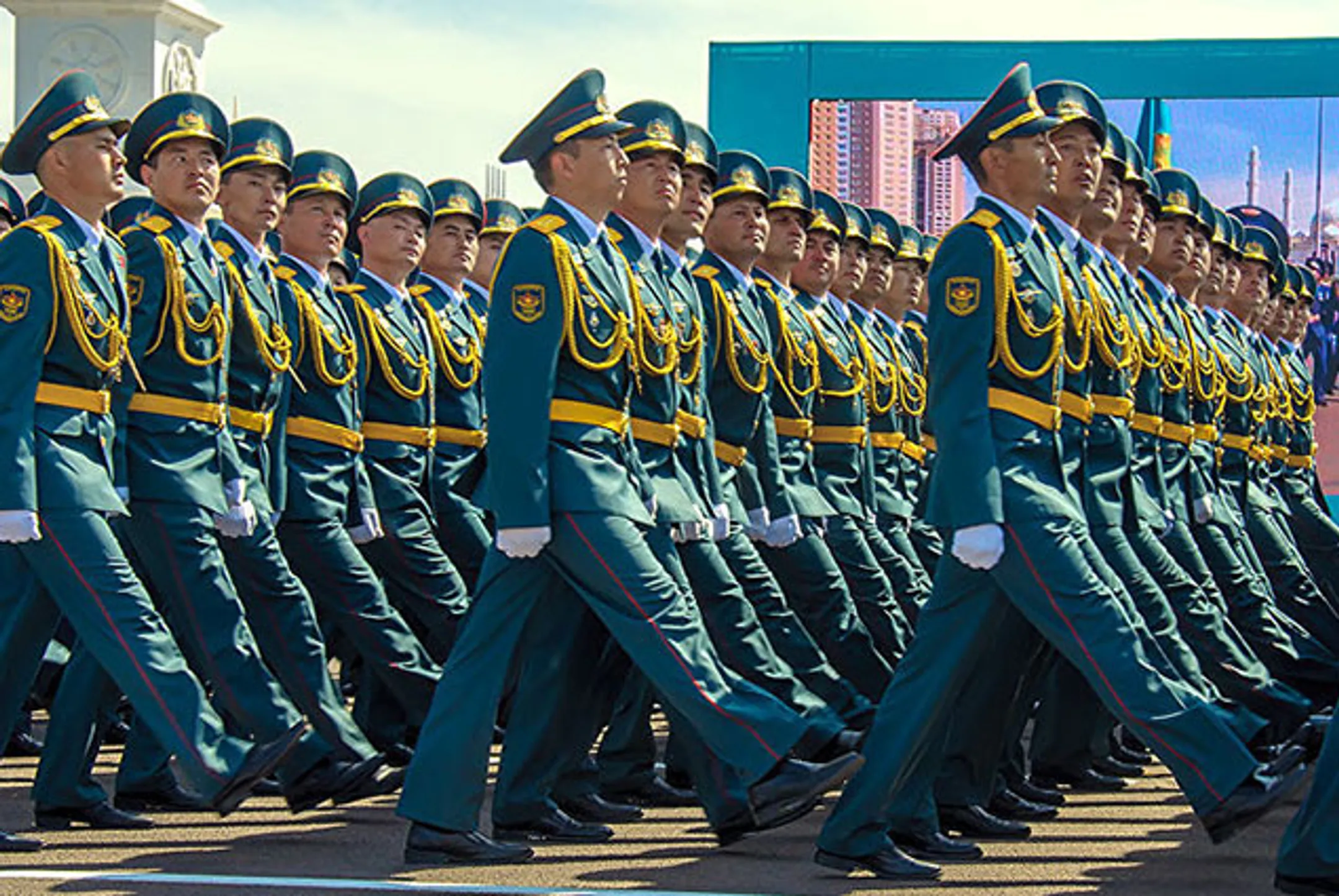 Новый строевой шаг уменьшит нагрузку на организм военного - Image Kapital.kz