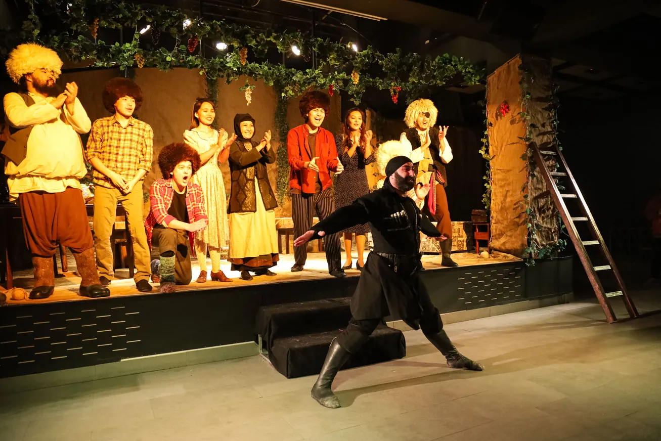 &nbsp;Алматинский театр «Жас Сахна» имени Б.Омарова