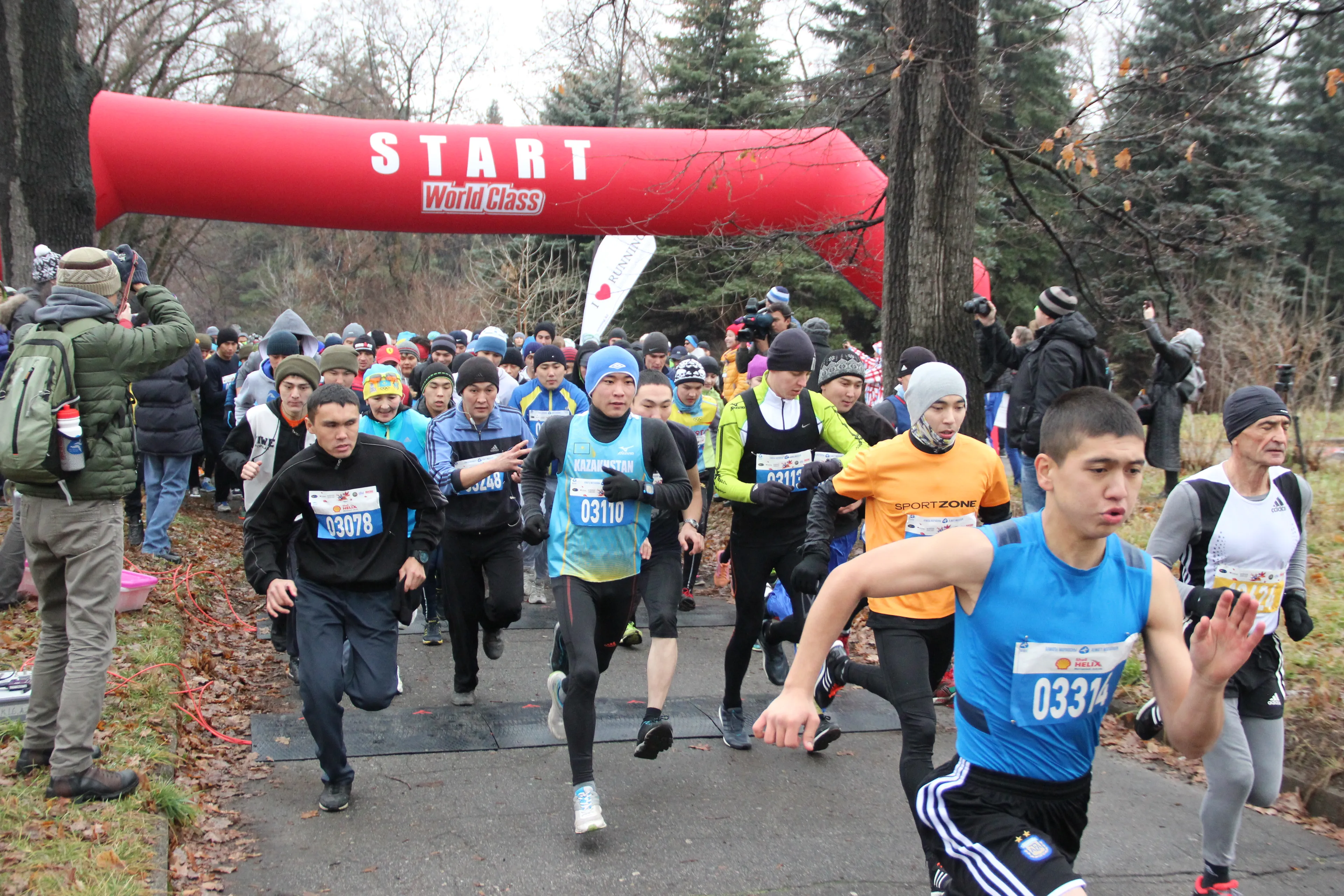 Капитал - 300 человек приняли участие в Осеннем забеге в Алматы