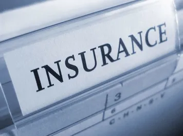 Страховщики увеличили сбор премий