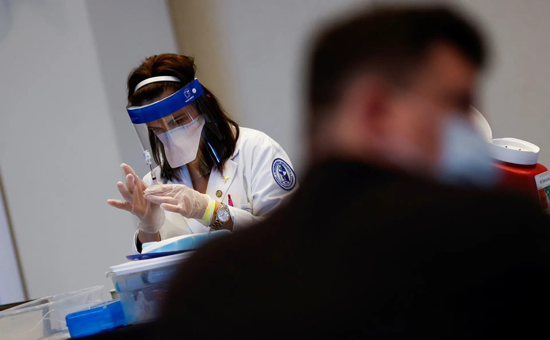 Капитал - Johnson & Johnson приостановила применение своей вакцины в Европе