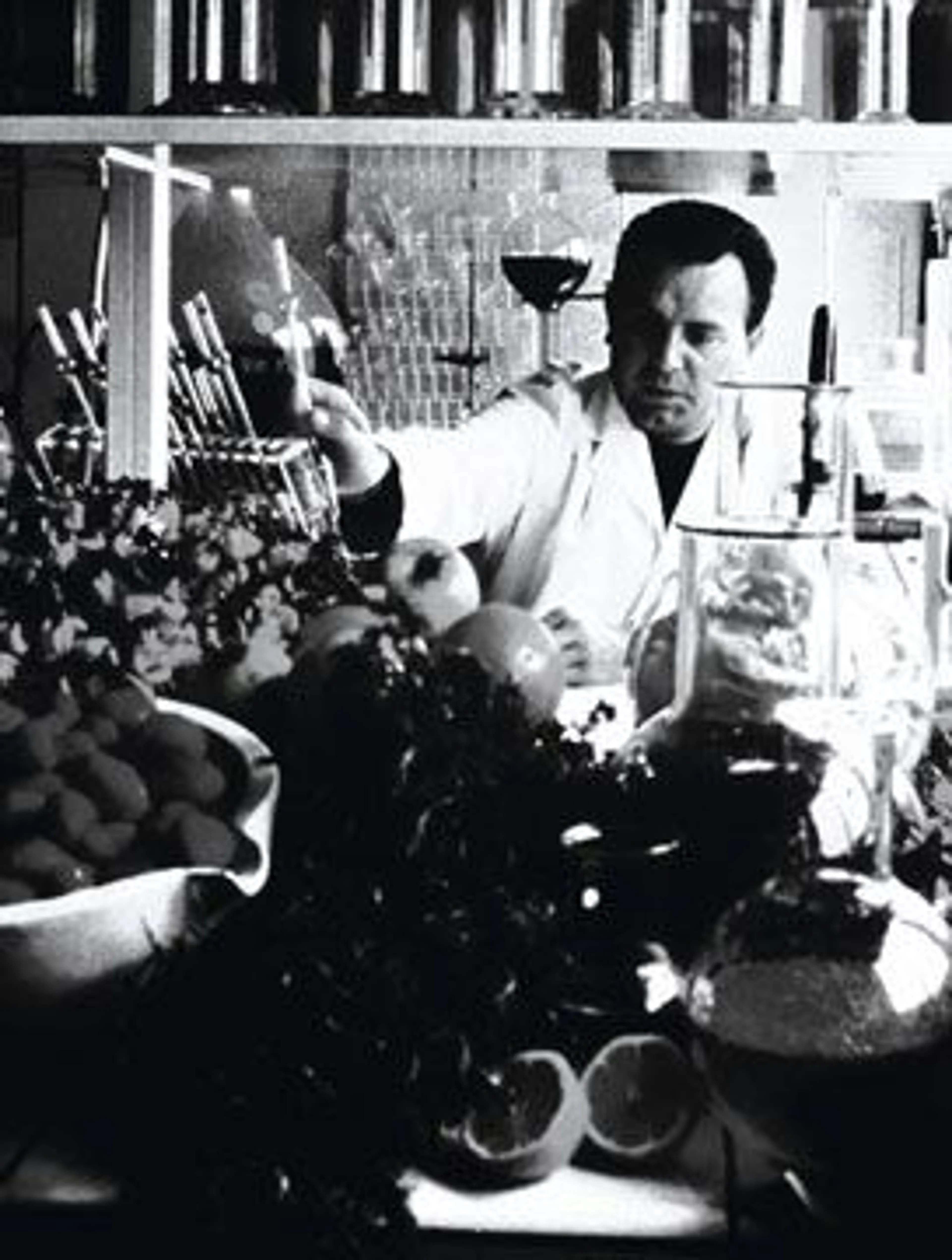 Ив Роше за работой