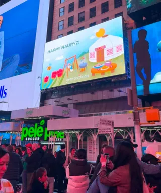 Капитал - На Таймс-сквер в Нью-Йорке появилось поздравление с Наурызом