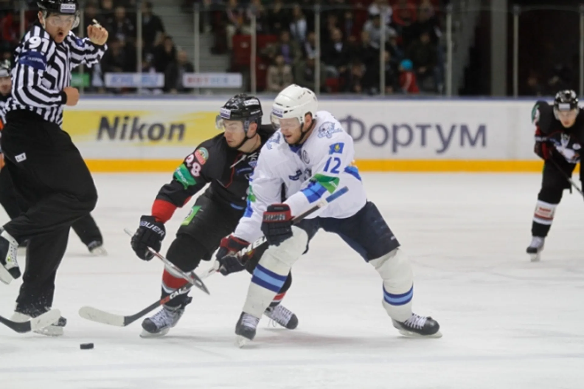 Капитал - «Барыс» уступает в серии плей-офф «Трактору»