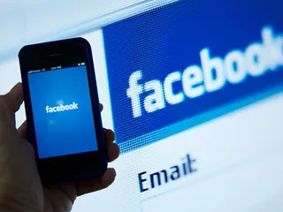 Капитал - Акции Facebook упали до минимума