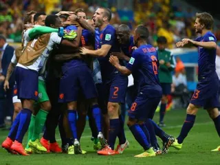 Капитал - Сборная Голландии завоевала бронзу ЧМ-2014