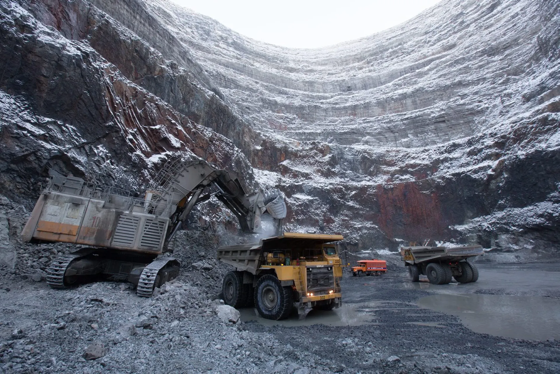 Капитал - Stichting RCG Netherlands стала крупным акционером БАСТ