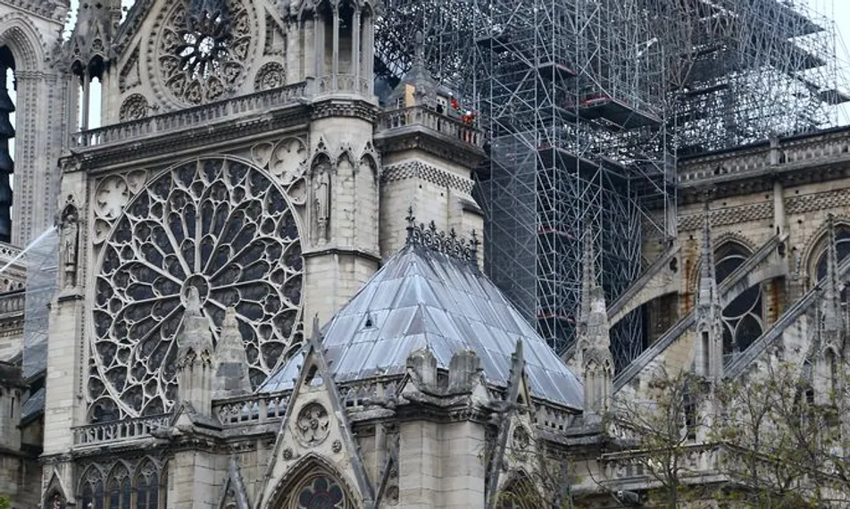 Капитал - Пожар в соборе Парижской Богоматери полностью потушен
