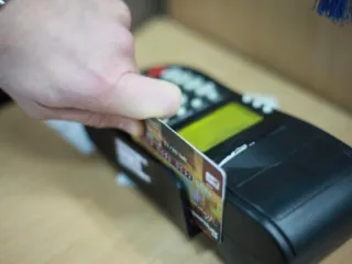 Капитал - С помощью платежных карточек казахстанцы потратили 75,5 млрд.