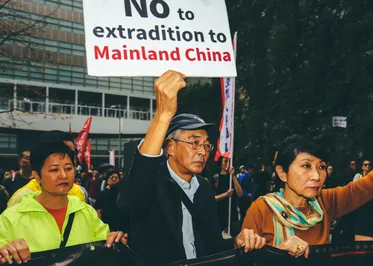 Власти Гонконга отложили рассмотрение закона об экстрадиции