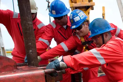 Brent целится к $50 за баррель