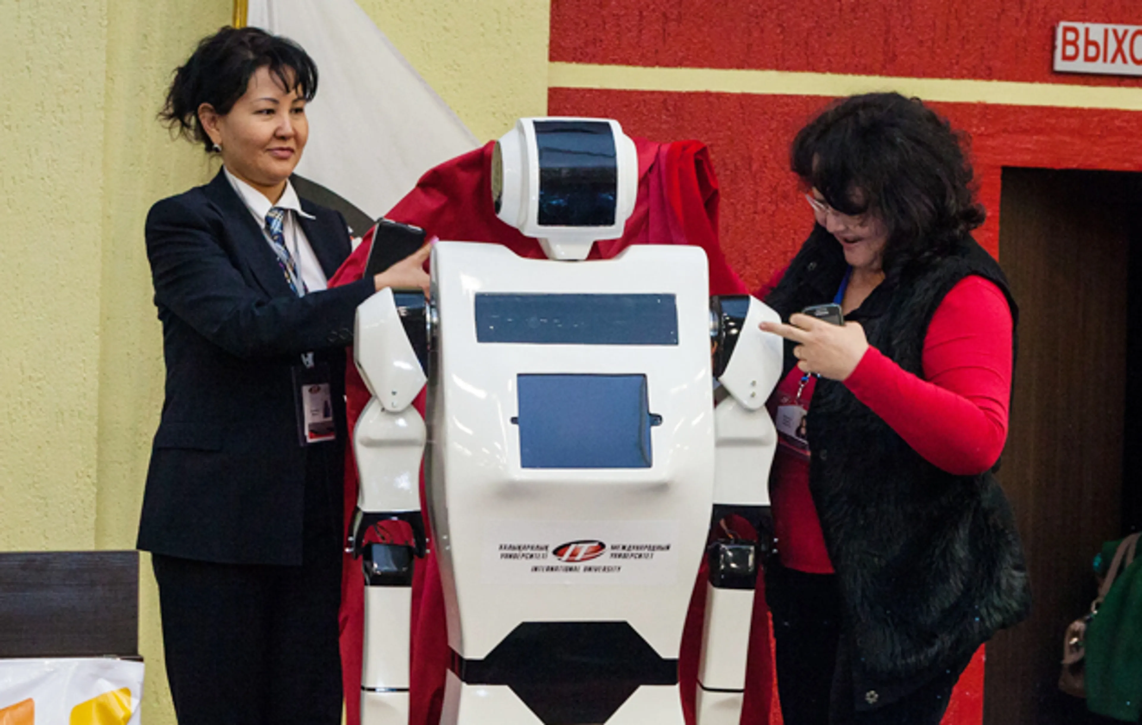 Капитал - Представлен первый отечественный робот