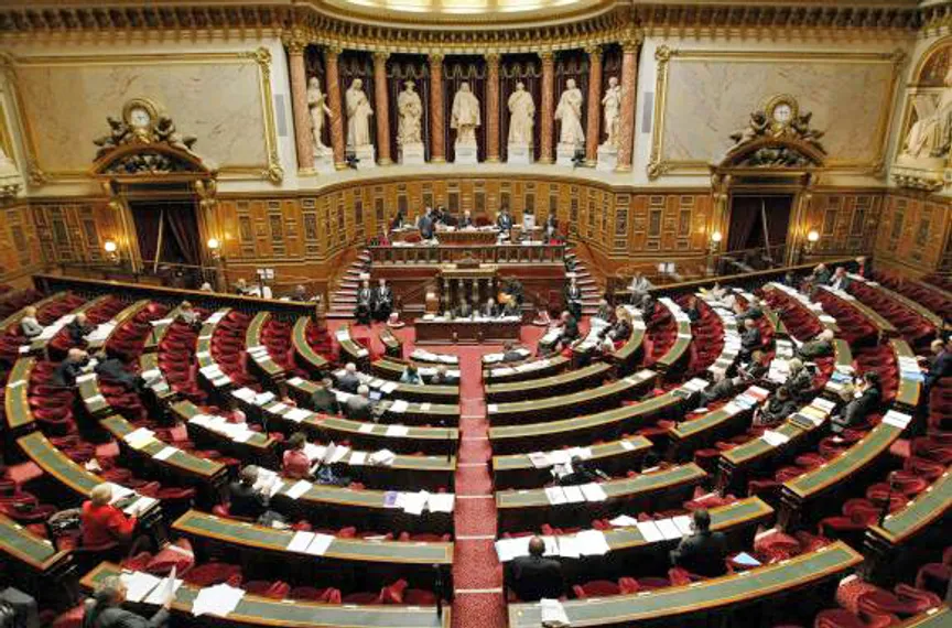 Капитал - Правительство Франции ушло в отставку