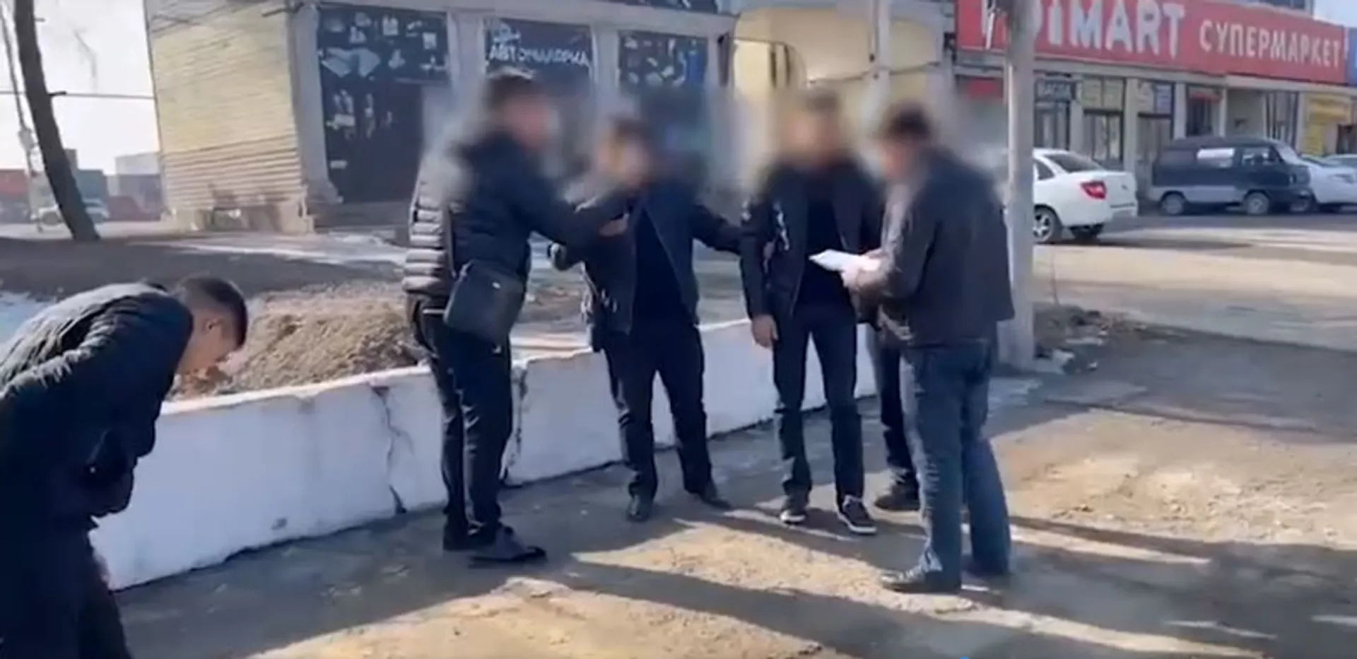 Капитал - Задержаны руководители таможенного поста «Нұр Жолы»