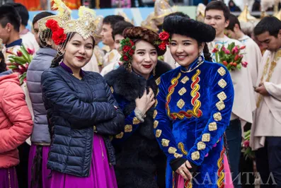 Казахстан отмечает День единства народа