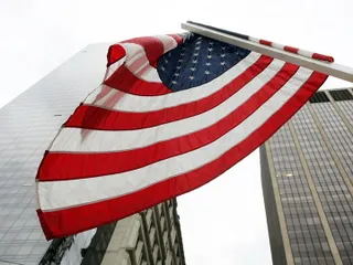 Капитал - Bloomberg назвал число попадающих под новые санкции США российских «олигархов»