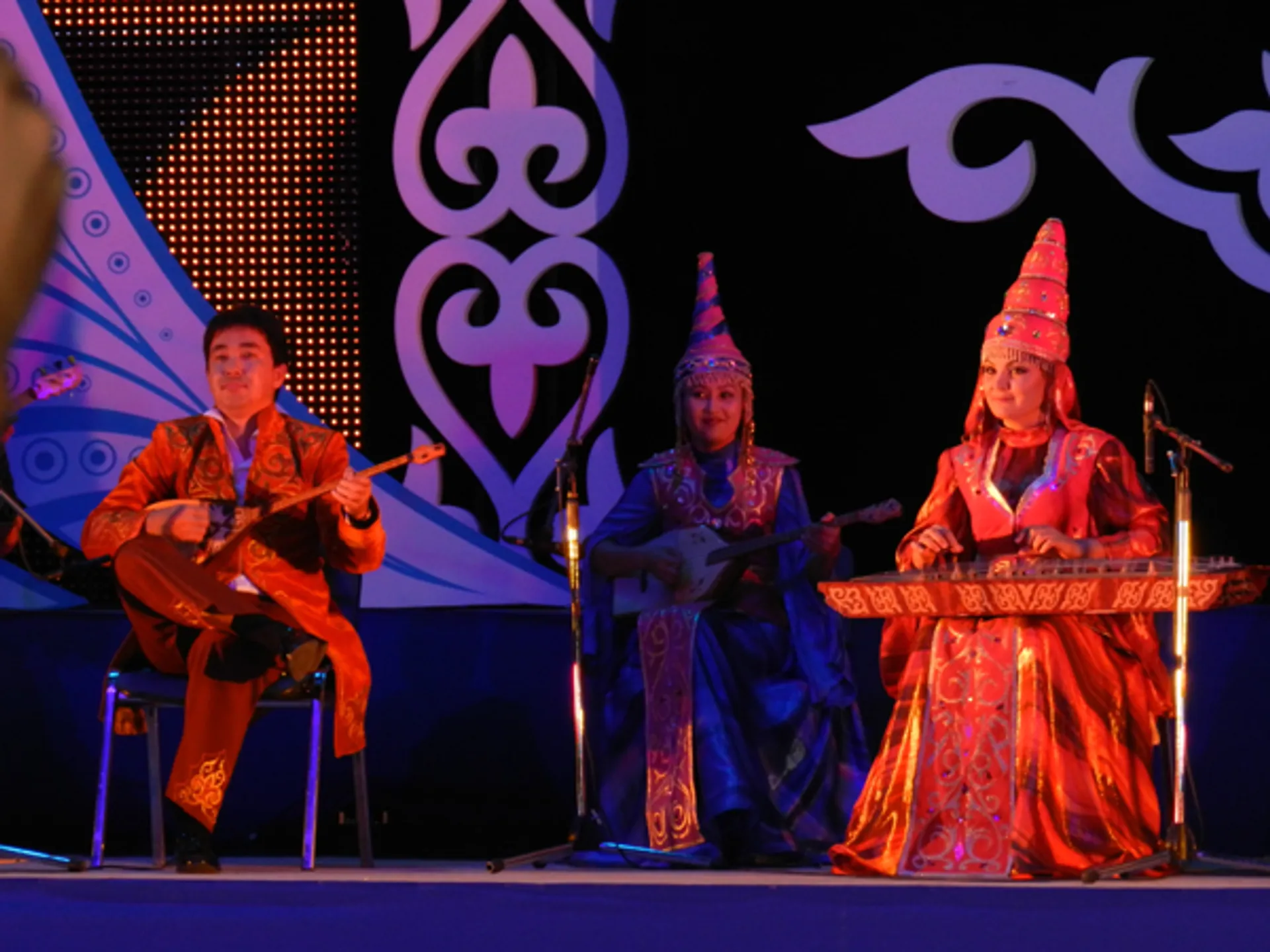 Капитал - В Астане определили лучших стихотворцев