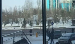 Капитал - Молодой человек грозился устроить взрыв перед «Қазмедиа орталығы»