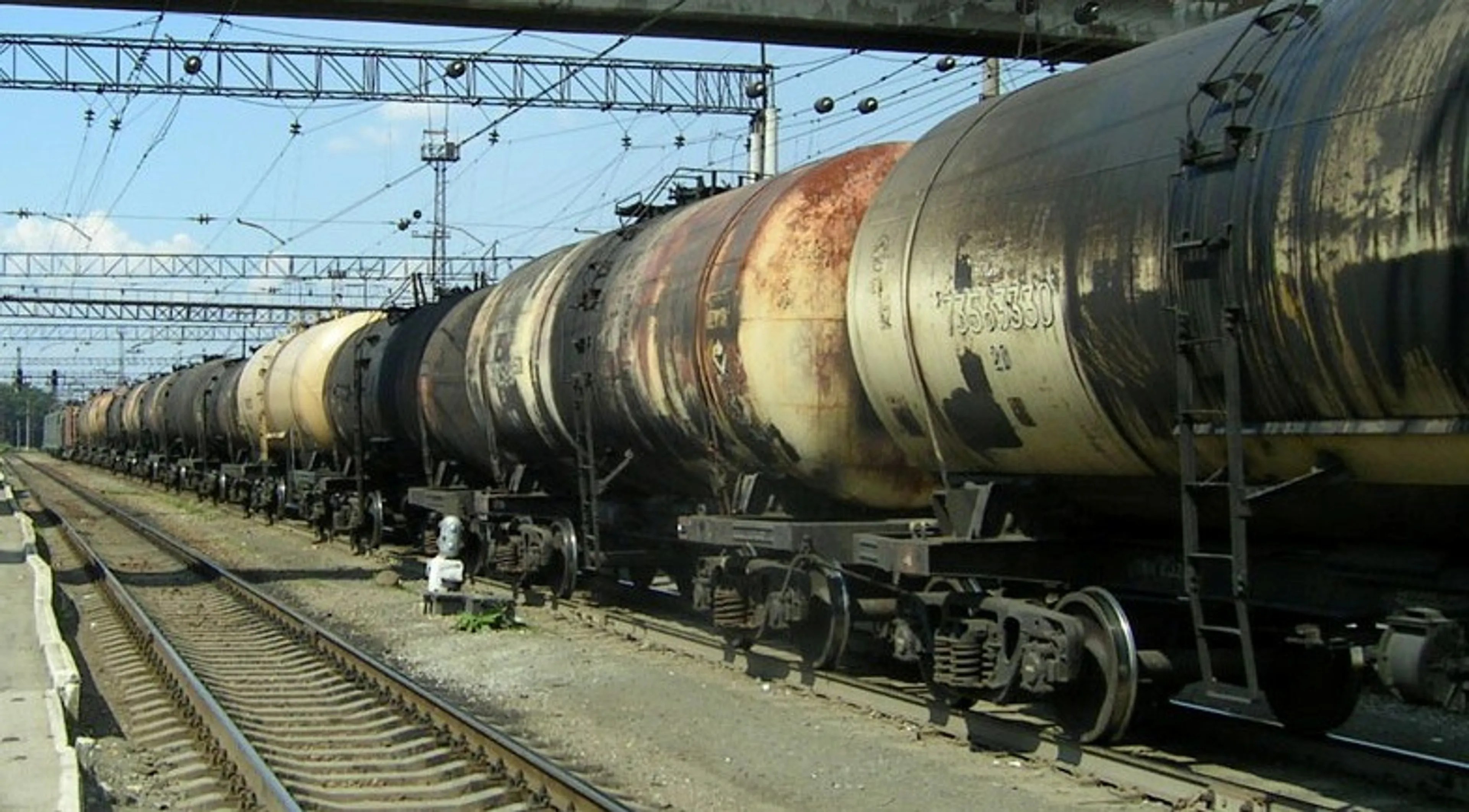 Капитал - Таможенник помогал нелегально вывозить нефть