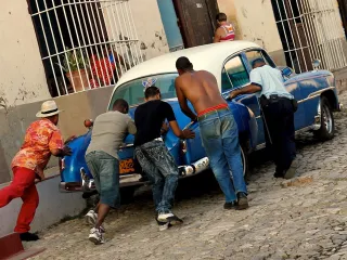 Капитал - Кубинцам разрешили покупку-продажу новых авто