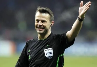 Назначен арбитр на матч Лиги Европы между «Бенфикой» и «Челси»