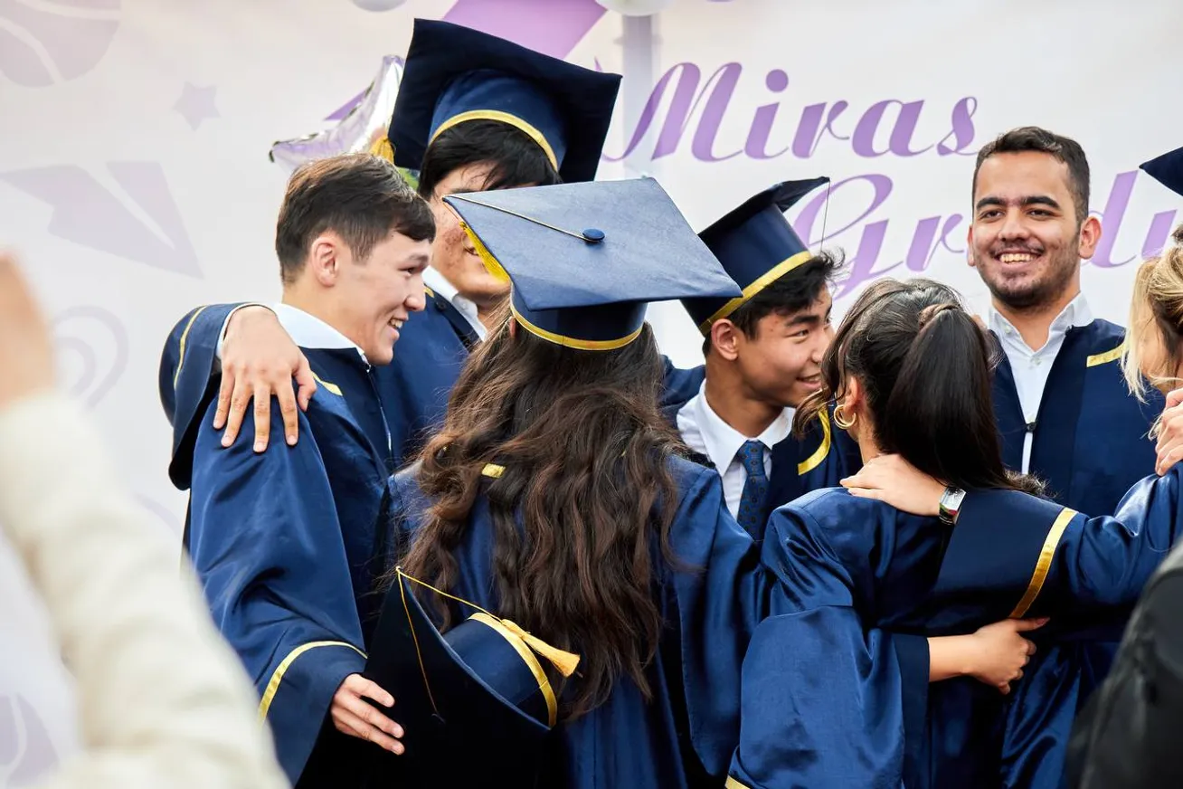 Выпускники школ «Мирас» стали студентами топовых университетов мира - фото kapital.kz