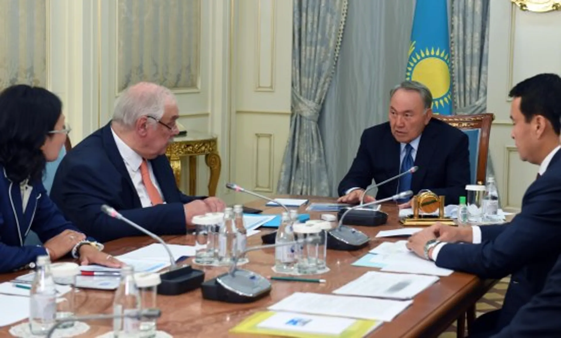 Капитал - Президент встретился с руководством Усть-Каменогорского титано-магниевого комбината