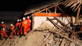 Капитал - При землетрясении в Китае пострадали 500 человек