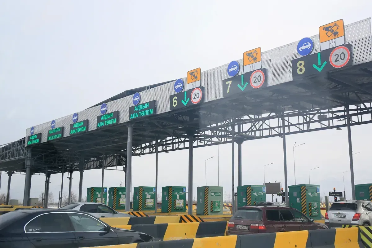 На платных трассах с дефектом дорожного покрытия временно отменят плату 
