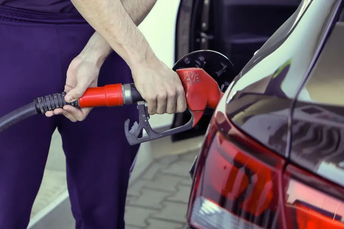 Kazakh MPs propose QR codes and surprise checks to monitor fuel quality at gas stations