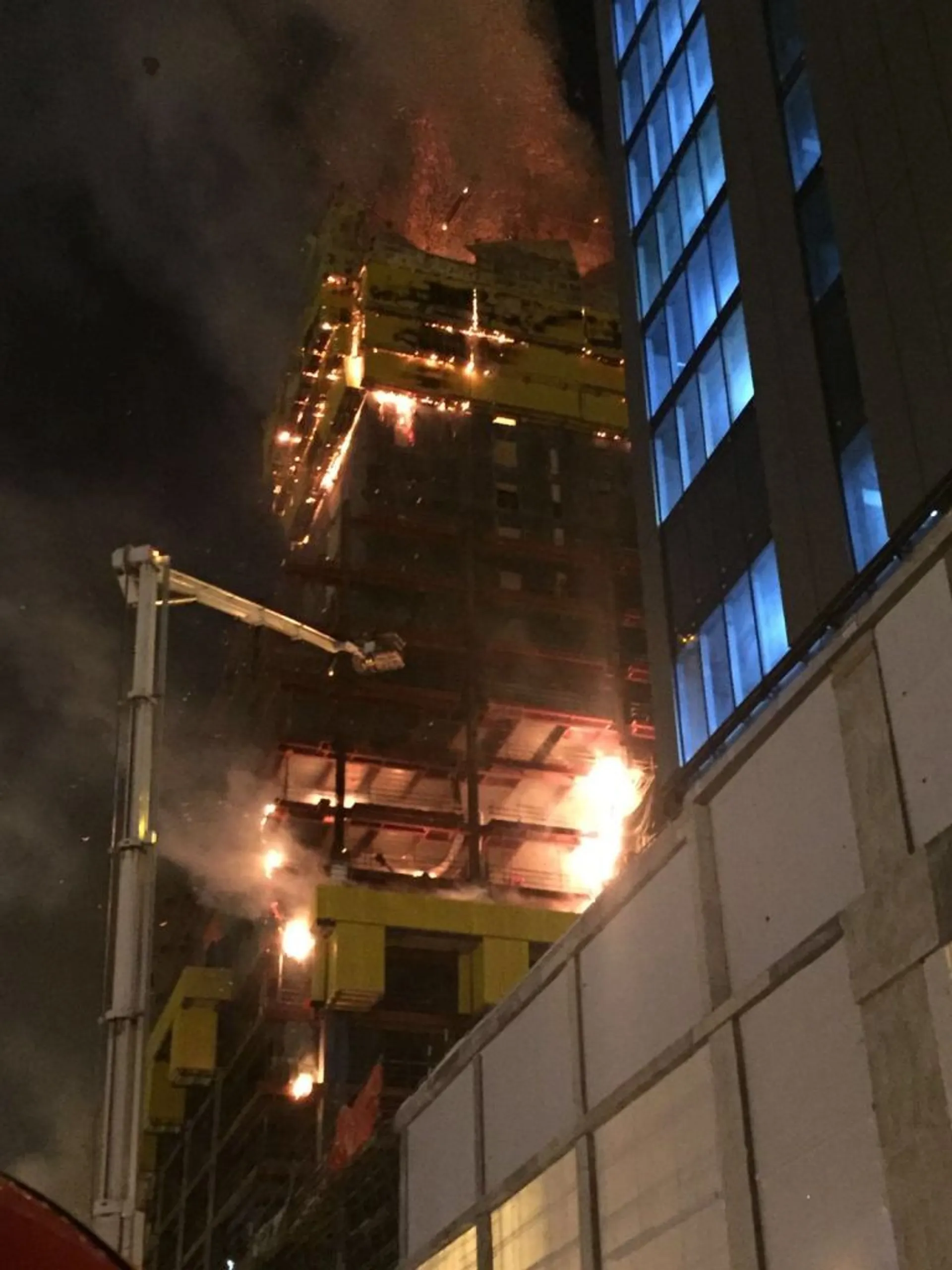 Капитал - Из-за пожара в Абу-Даби Плаза никто не пострадал