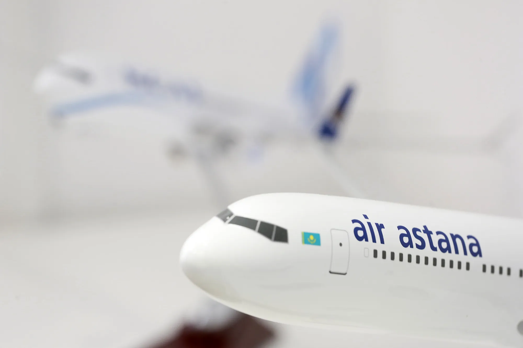 Air Astana запустит программу обратного выкупа своих акций и ГДР