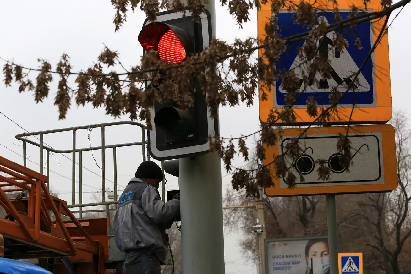 В Алматы восстанавливают дорожную инфраструктуру - фото kapital.kz