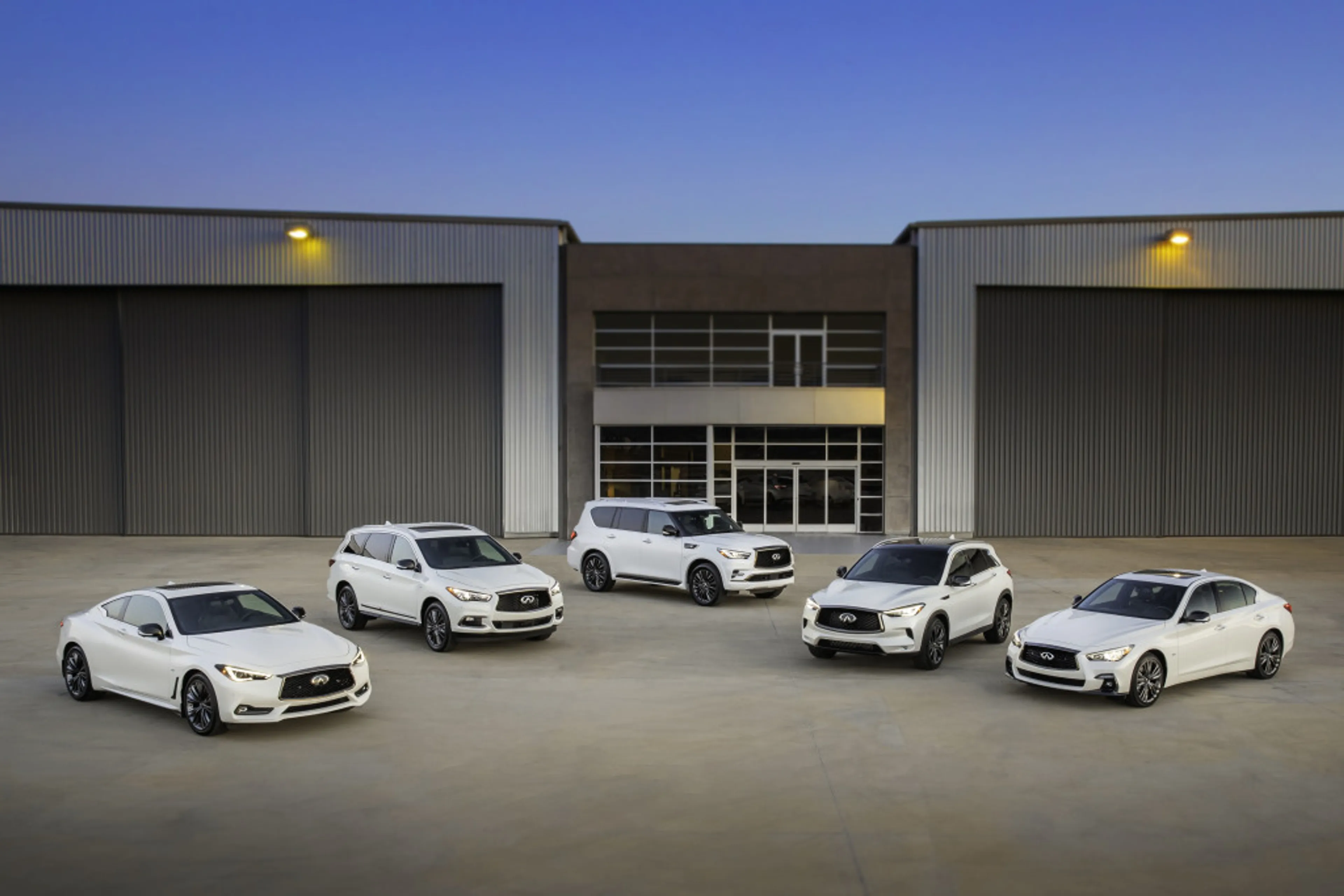 Капитал - Перспективы Infiniti, «четверка» BMW, обновленные Santa Fe и Hilux