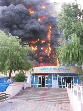 Капитал - Восемь человек пострадали при пожаре в здании аппарата акима в Таразе