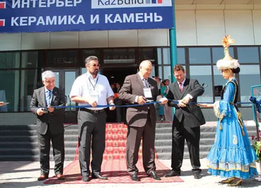 Строем на стройку!