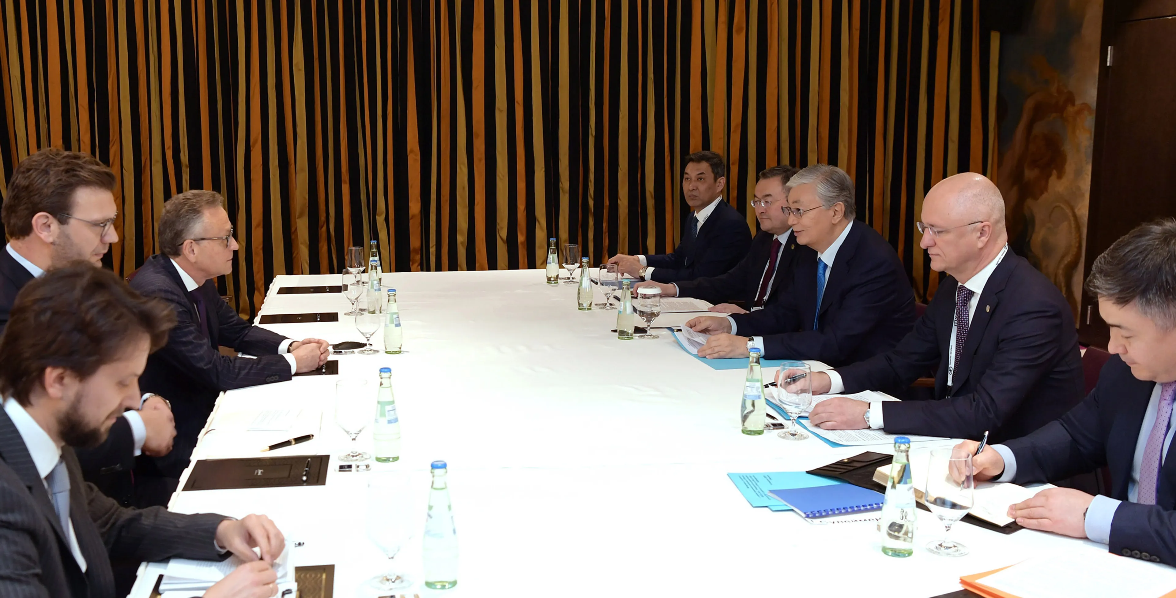 Капитал - Президент: Нужно больше ветровых и солнечных электростанций в Казахстане