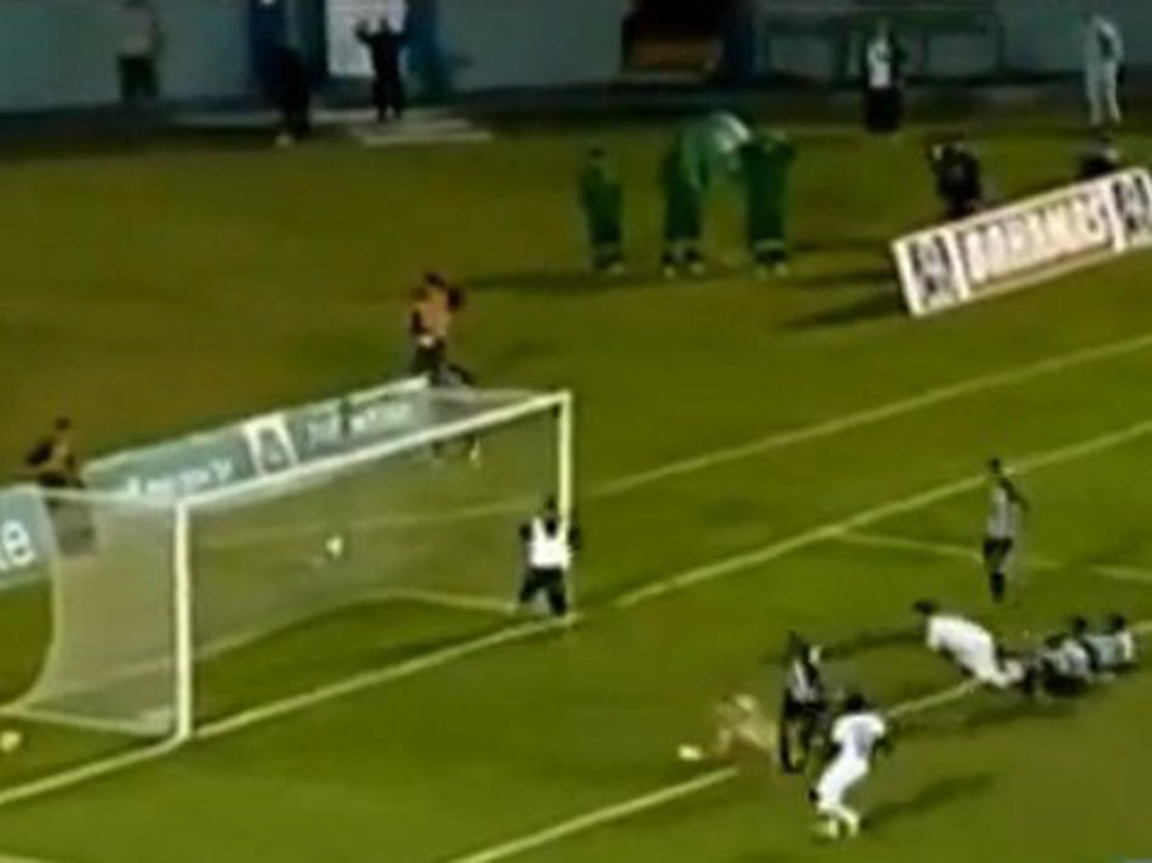 Капитал - Бразильский футбольный клуб исключен из соревнований из-за массажиста