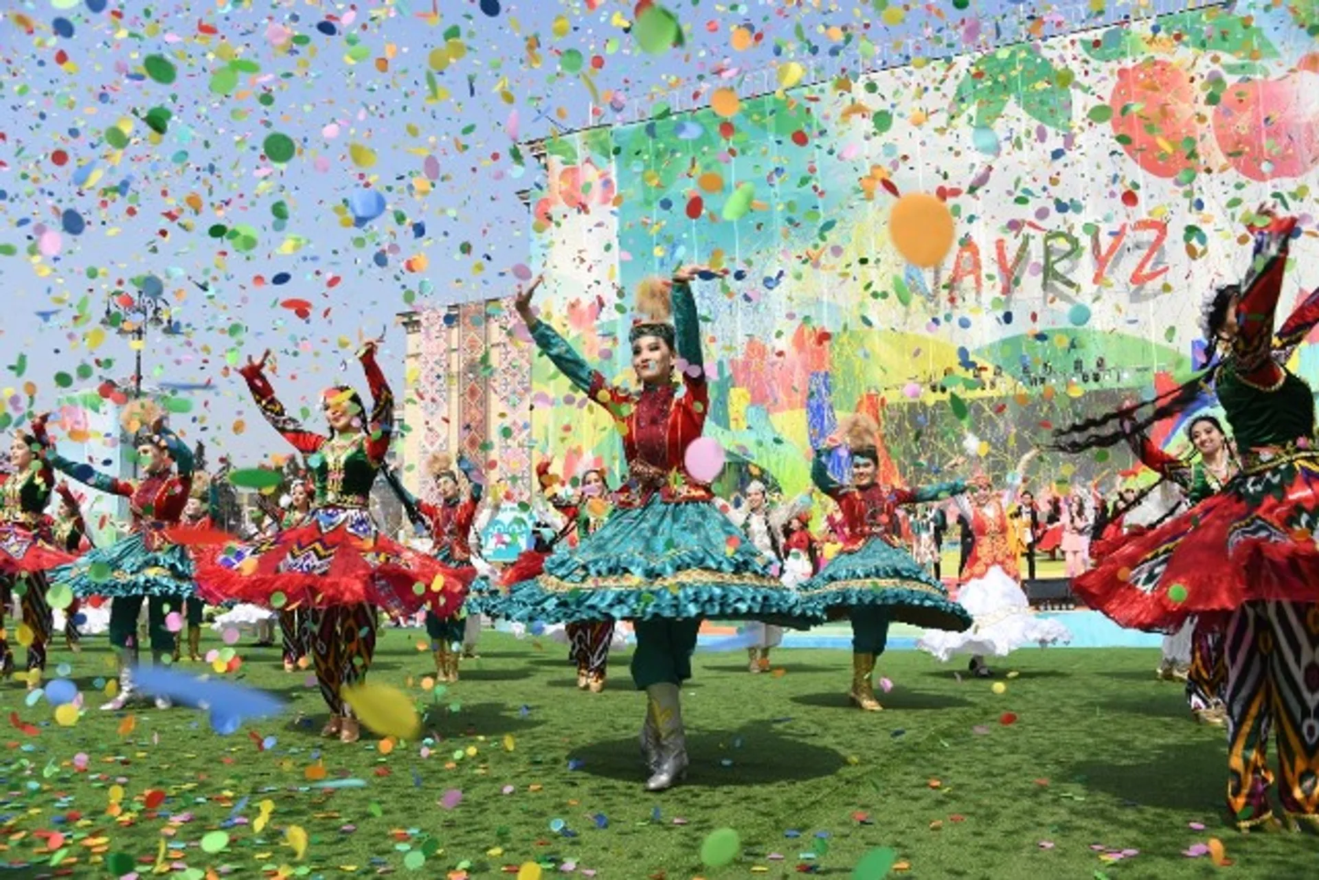 Капитал - Сотни туристов из Японии, Южной Кореи и Малайзии приехали в Алматы на Наурыз