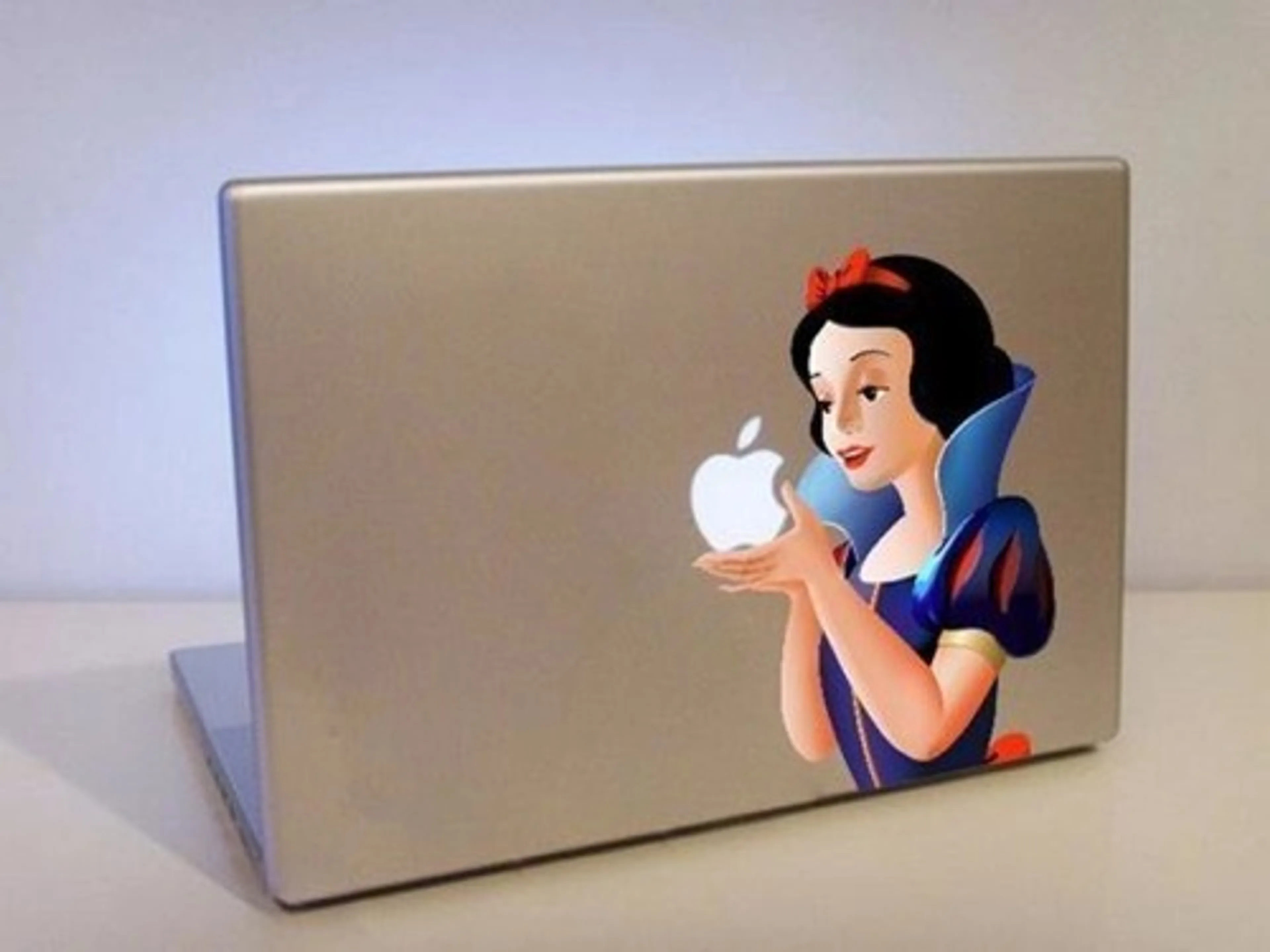 Капитал - Логотип Apple назвали символом греха